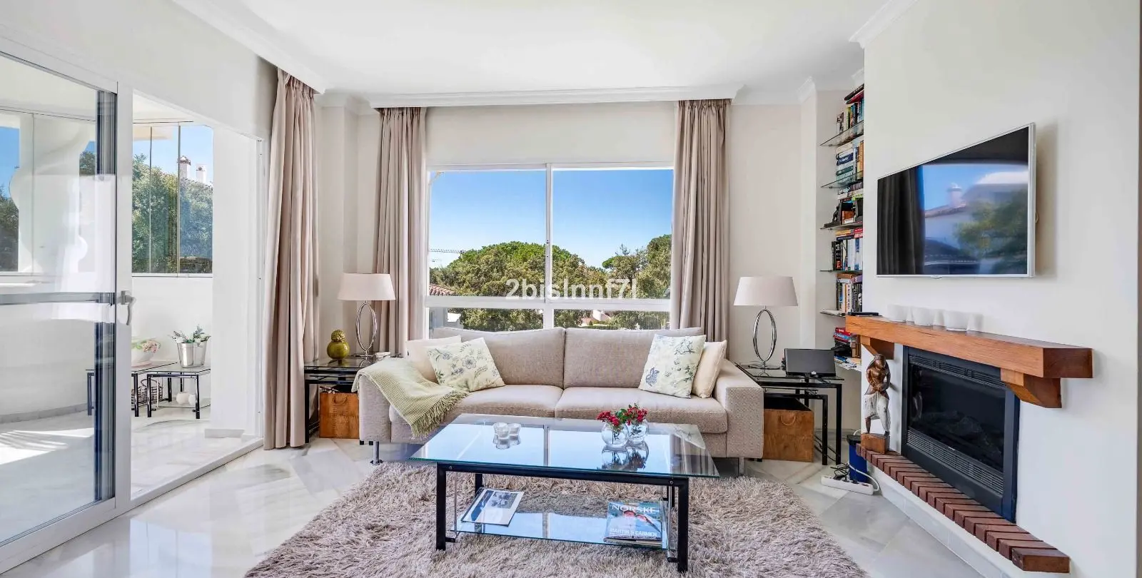 Venta de apartamento en planta media en Elviria 4
