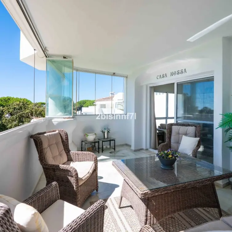 Venta de apartamento en planta media en Elviria