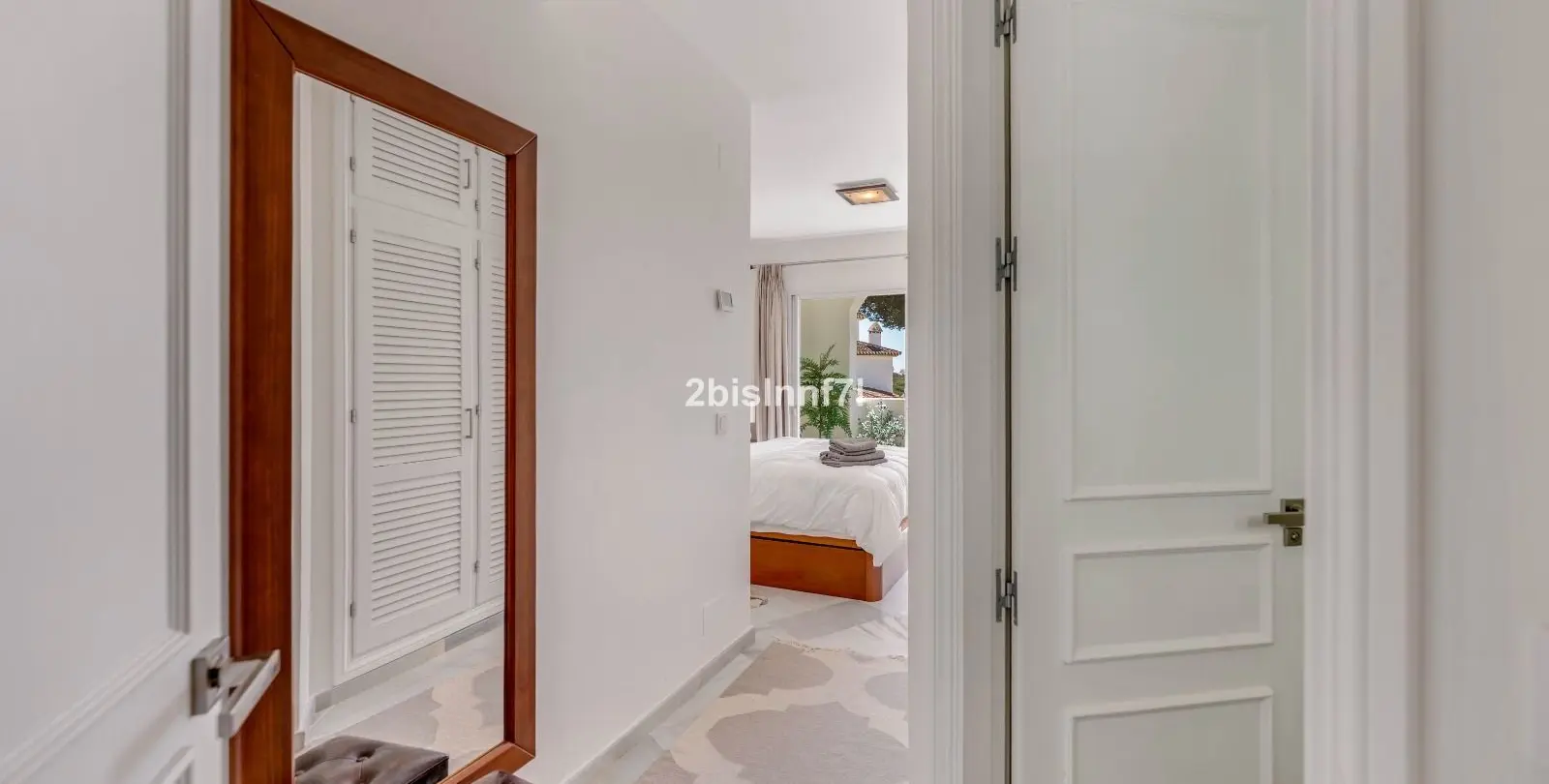Venta de apartamento en planta media en Elviria 10