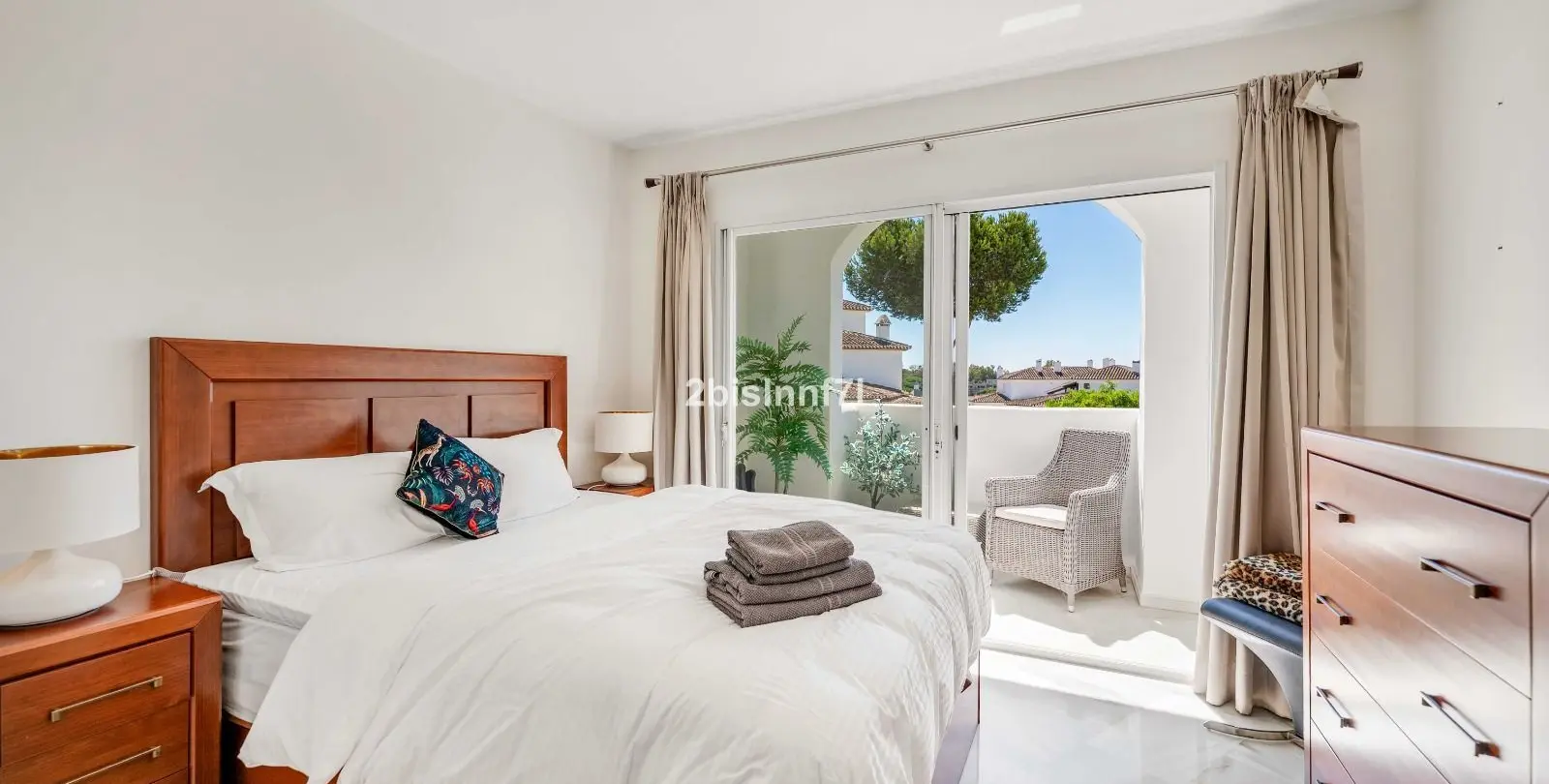 Venta de apartamento en planta media en Elviria 11