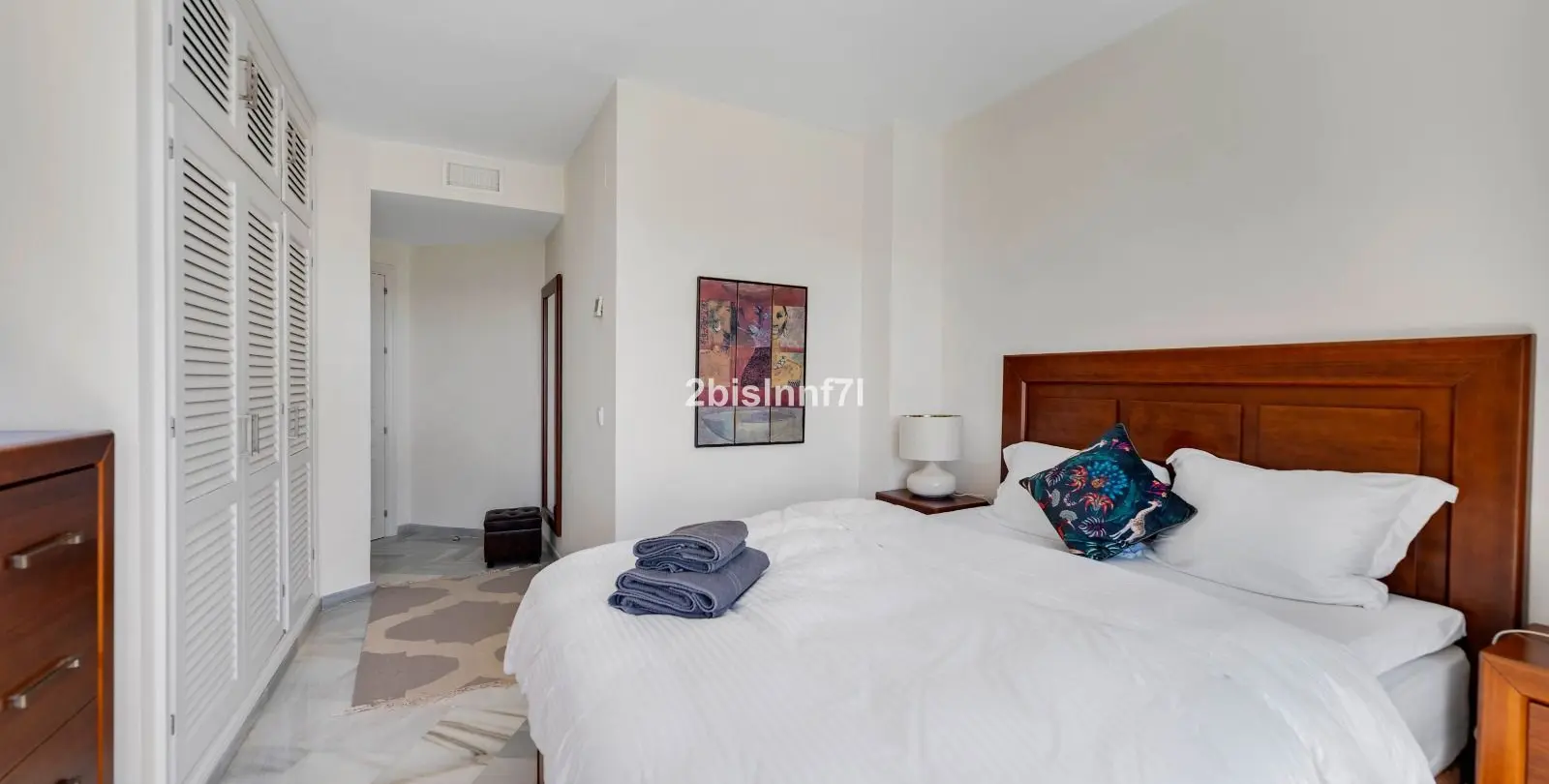 Venta de apartamento en planta media en Elviria 13