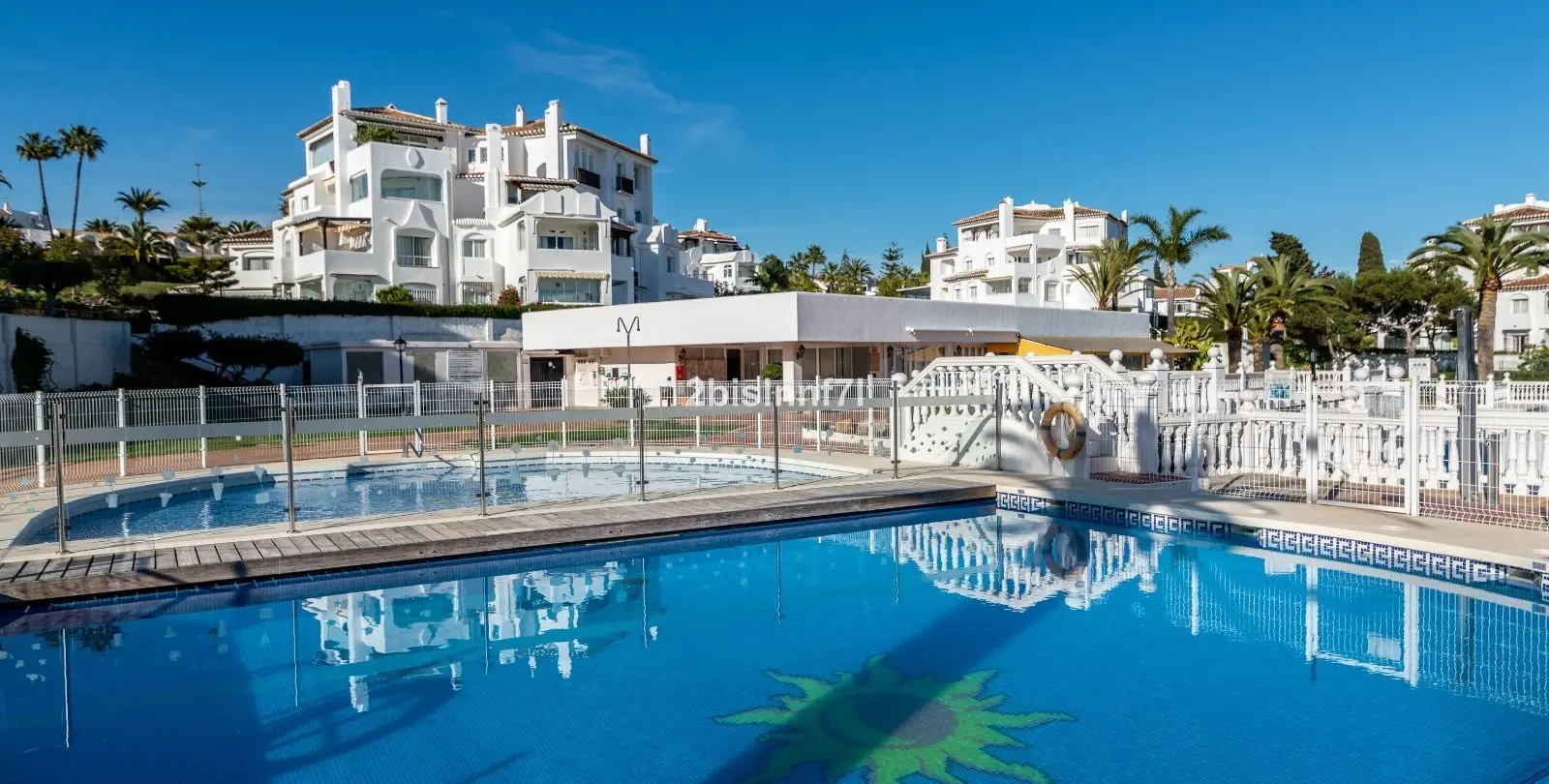 Venta de apartamento en planta media en Elviria 24