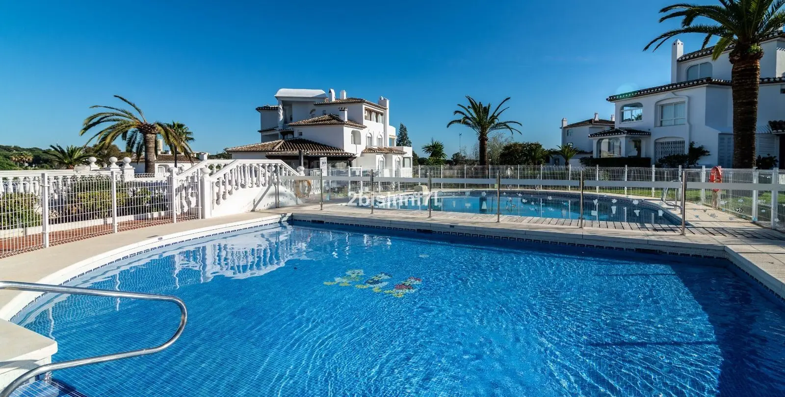 Venta de apartamento en planta media en Elviria 25