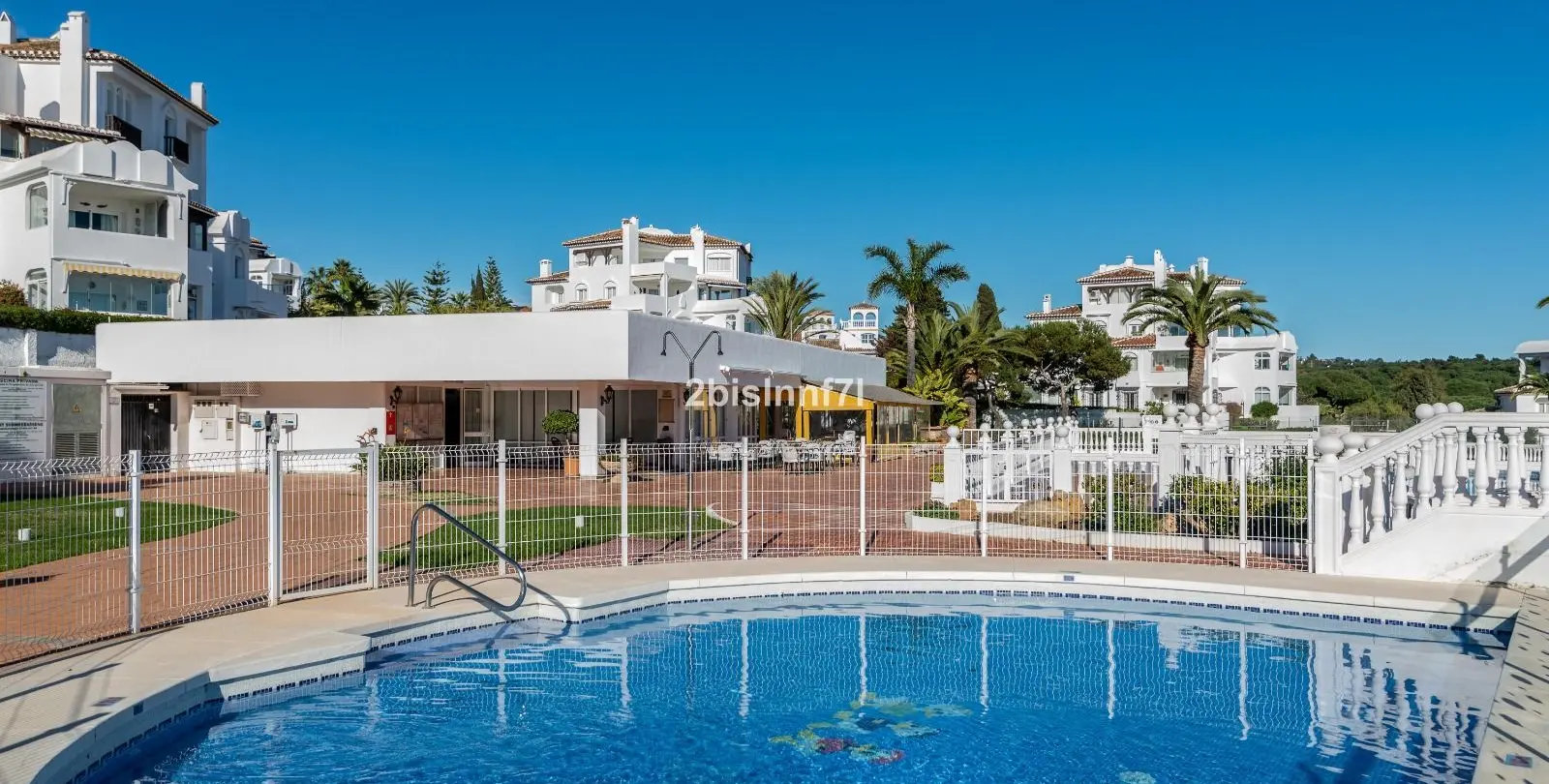 Venta de apartamento en planta media en Elviria 27