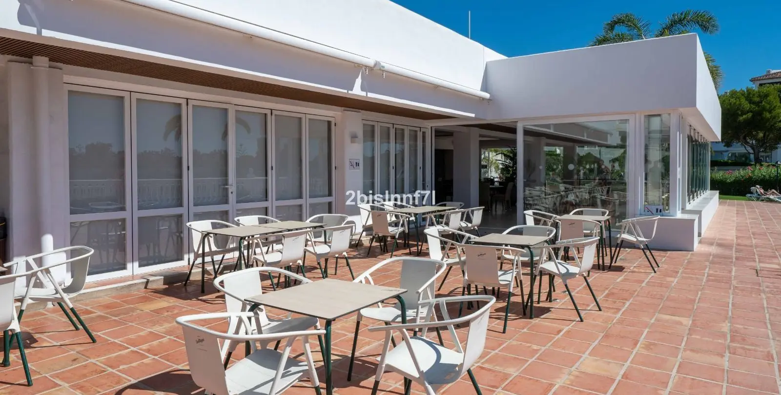 Venta de apartamento en planta media en Elviria 29
