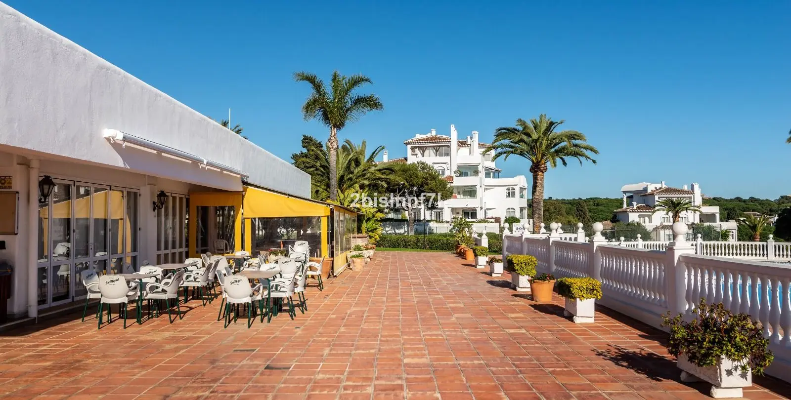Venta de apartamento en planta media en Elviria 30