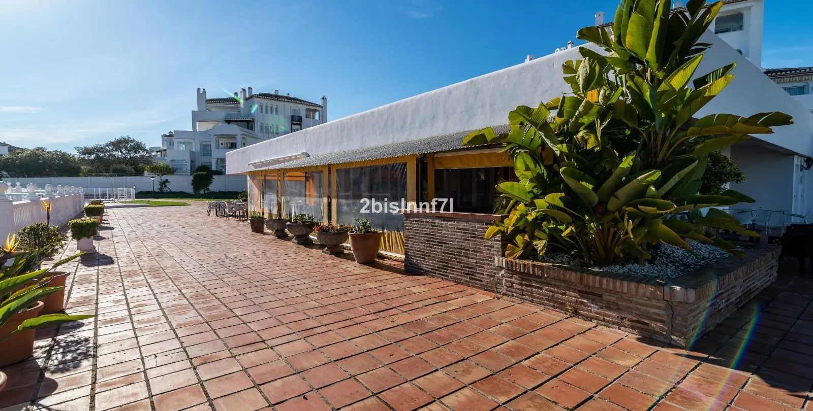 Venta de apartamento en planta media en Elviria 31
