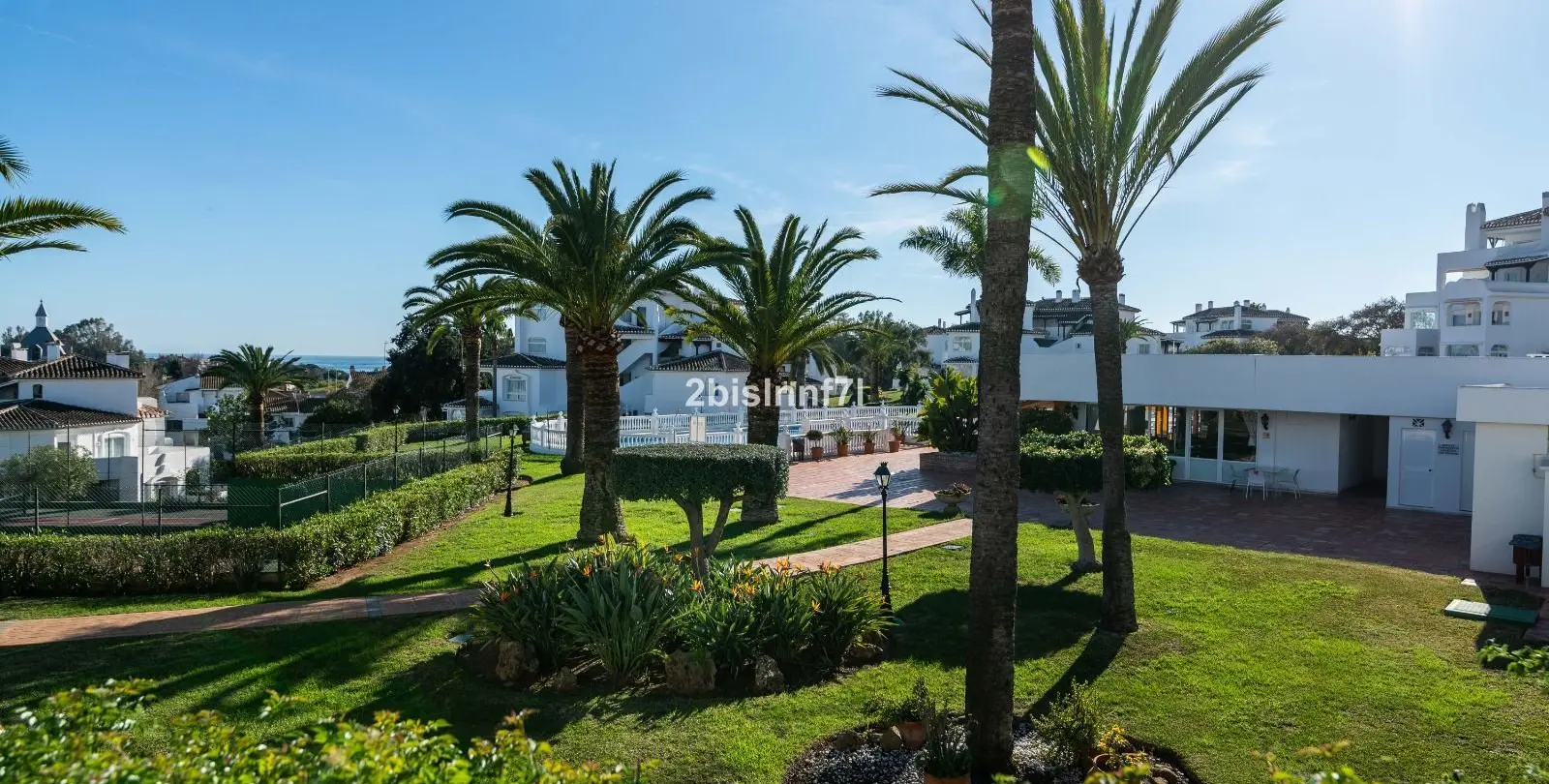 Venta de apartamento en planta media en Elviria 33