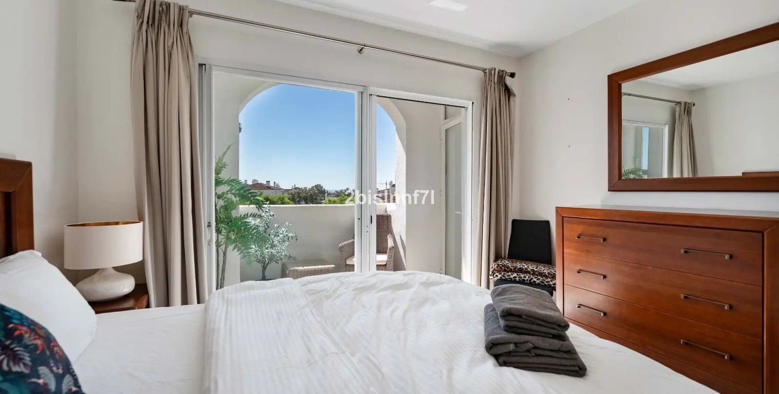 Продажа апартаментов на среднем этаже в Elviria 12