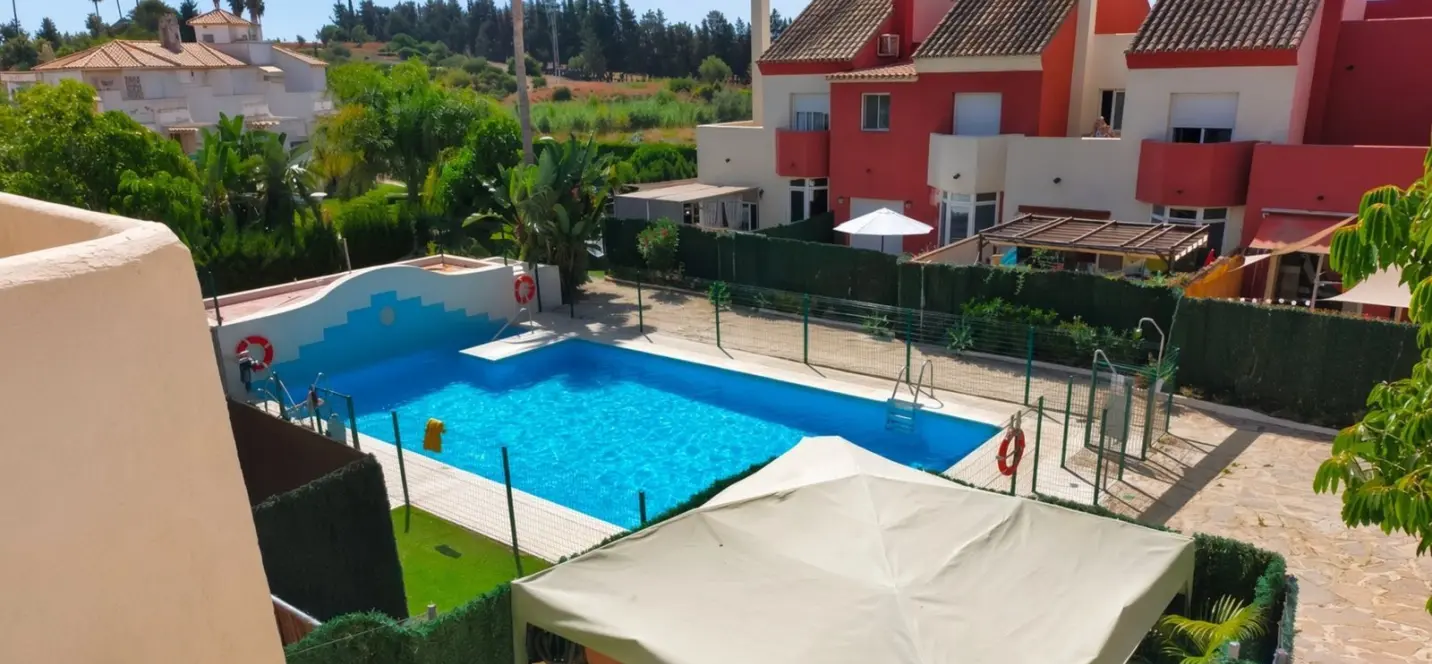 Venta de adosado en Selwo 0