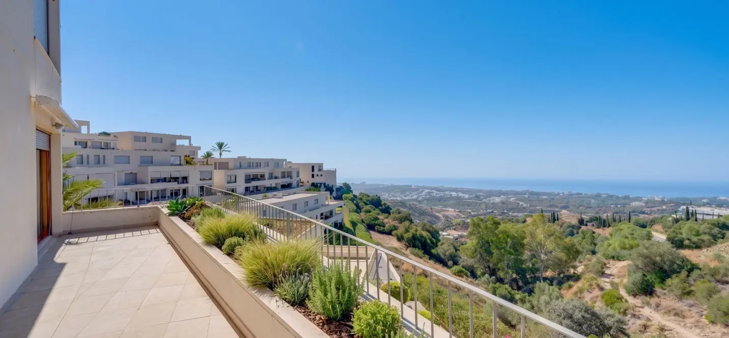 Venta de apartamento en planta baja en Altos de los Monteros 0