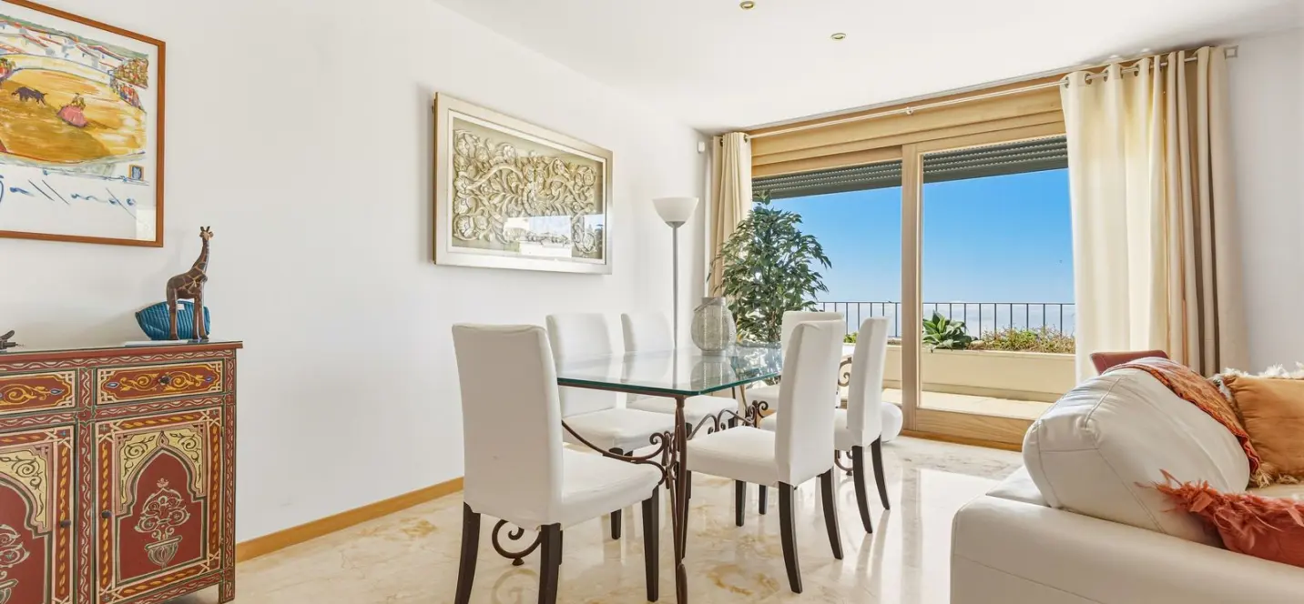 Venta de apartamento en planta baja en Altos de los Monteros 1