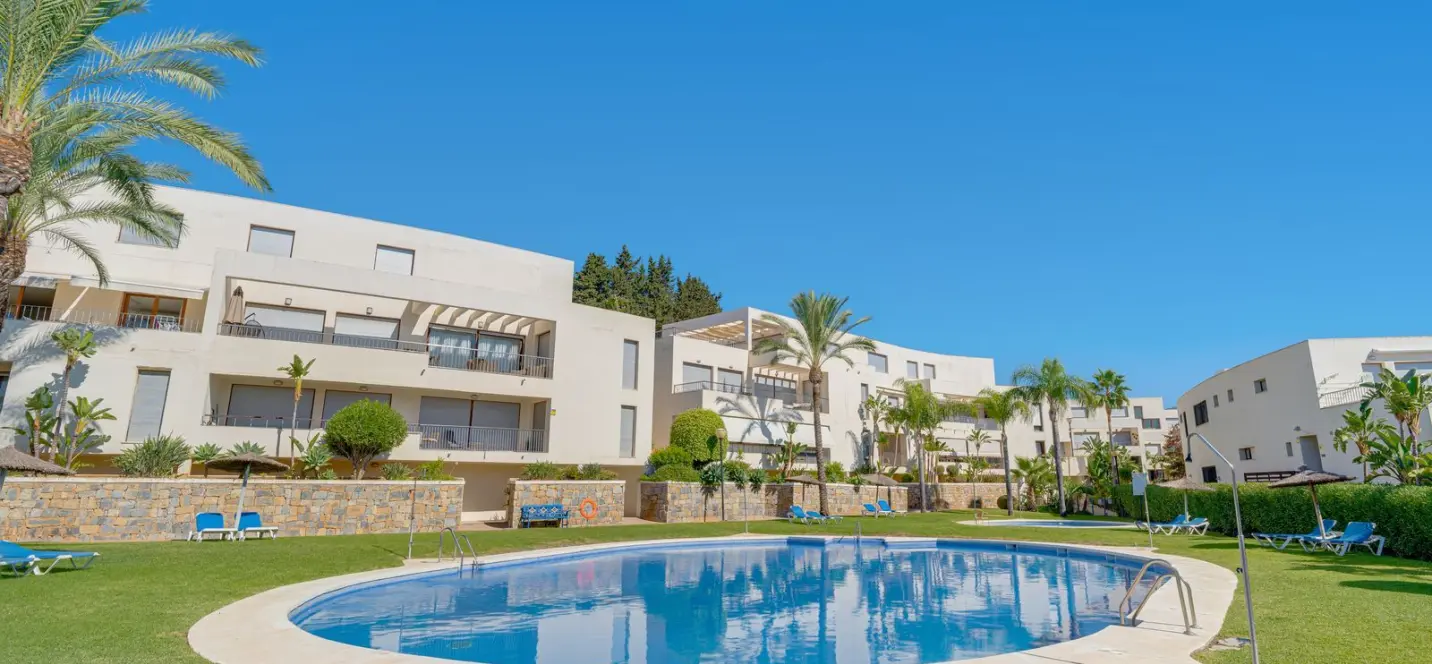 Venta de apartamento en planta baja en Altos de los Monteros 3