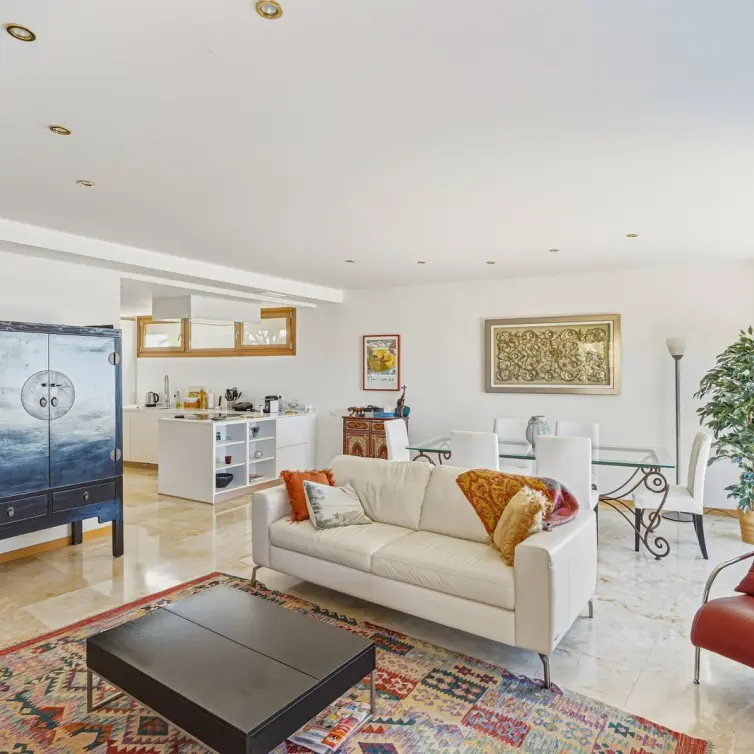 Venta de apartamento en planta baja en Altos de los Monteros
