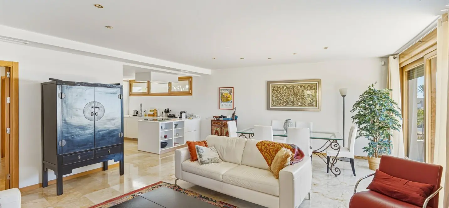 Venta de apartamento en planta baja en Altos de los Monteros 4