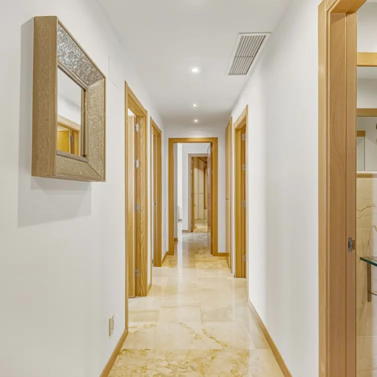 Venta de apartamento en planta baja en Altos de los Monteros