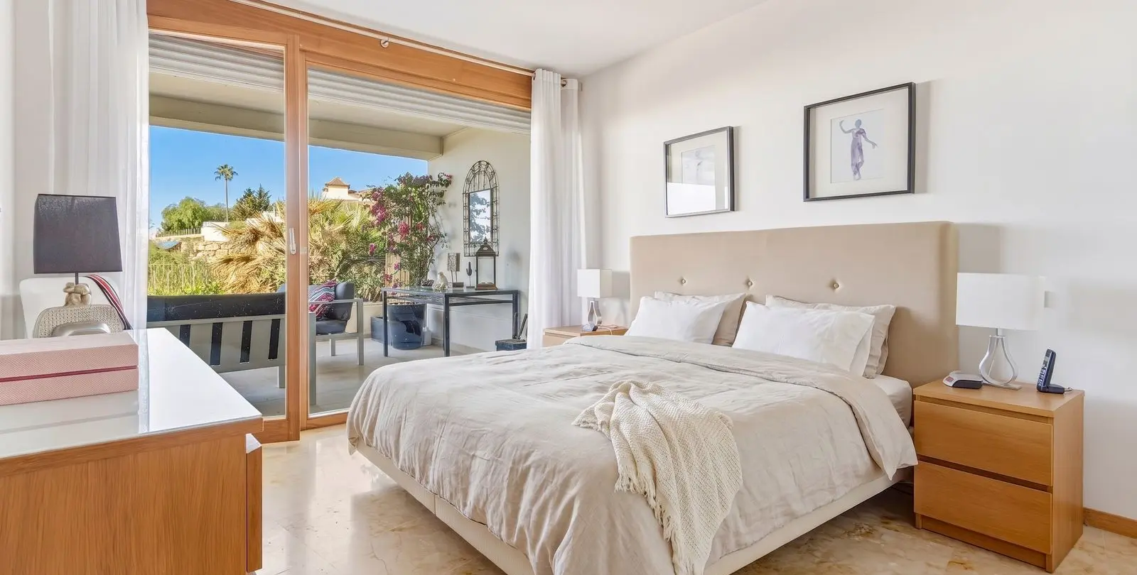 Venta de apartamento en planta baja en Altos de los Monteros 7