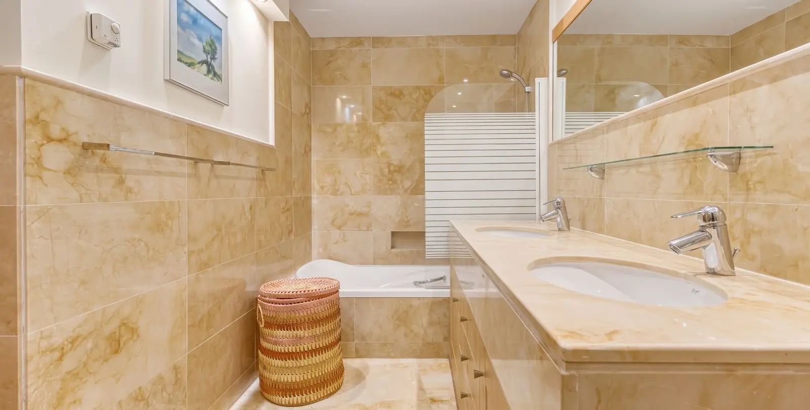 Venta de apartamento en planta baja en Altos de los Monteros 12
