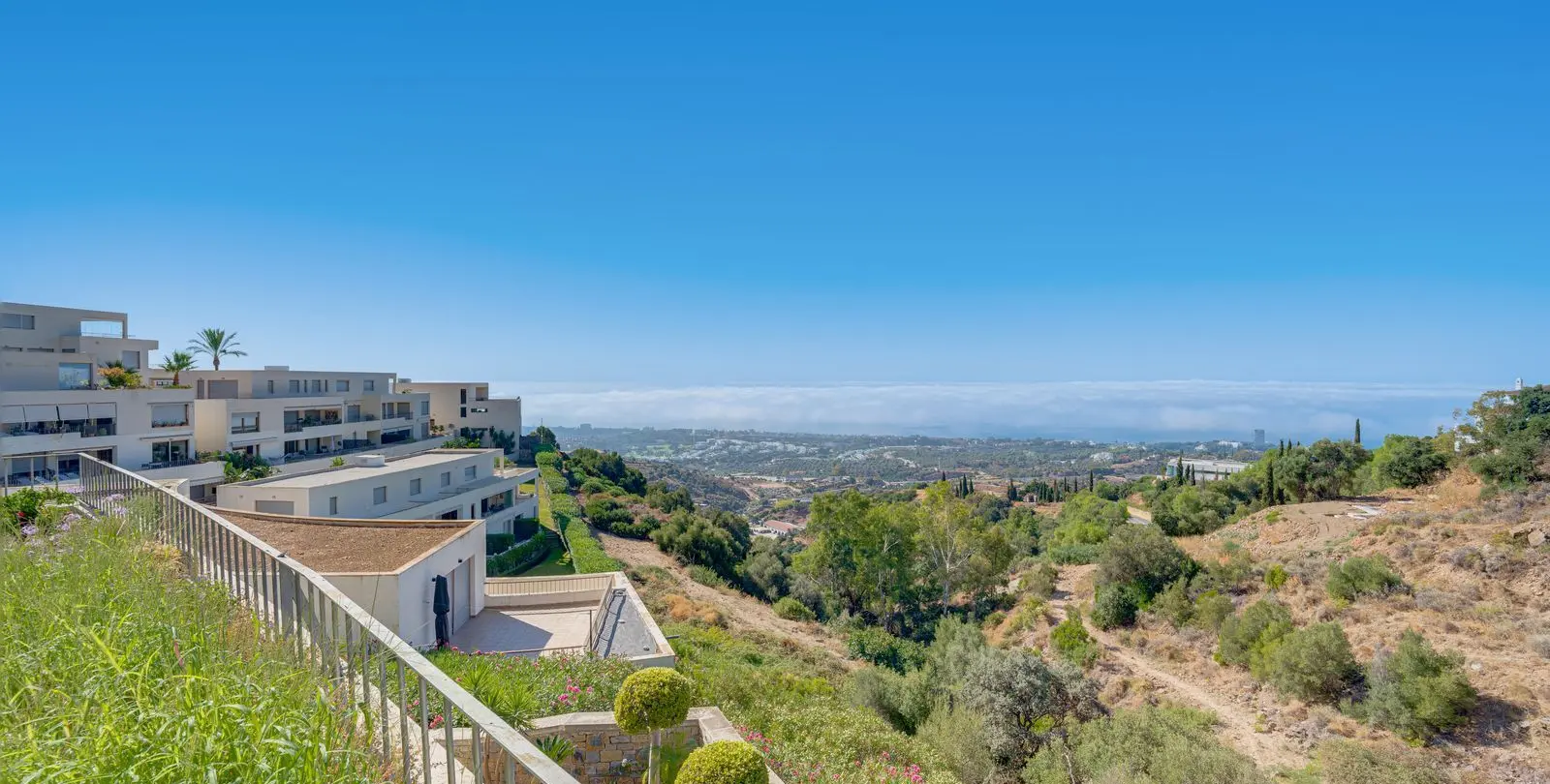 Venta de apartamento en planta baja en Altos de los Monteros 14