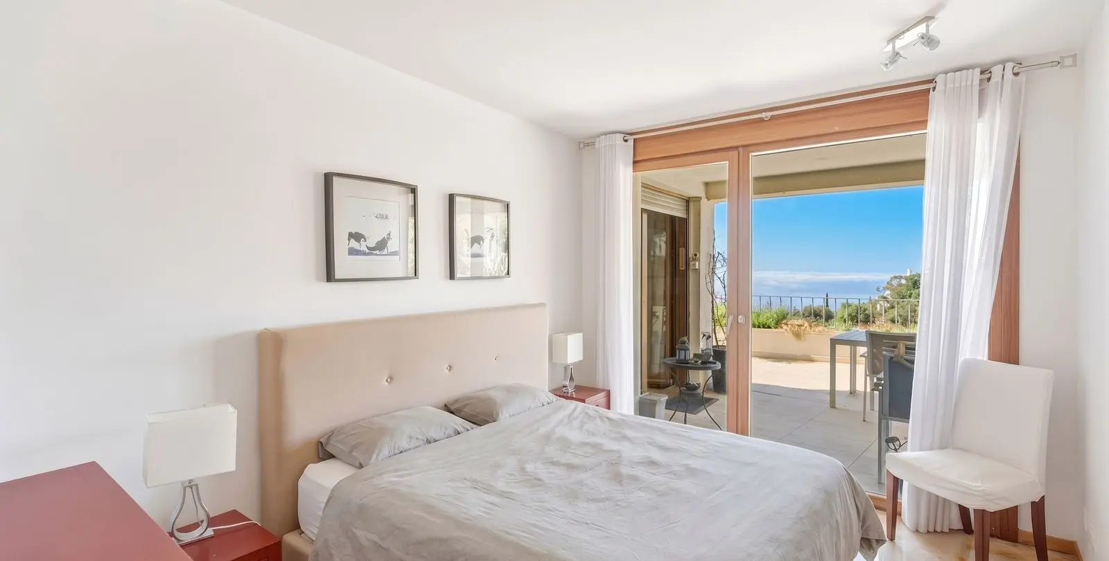 Venta de apartamento en planta baja en Altos de los Monteros 15