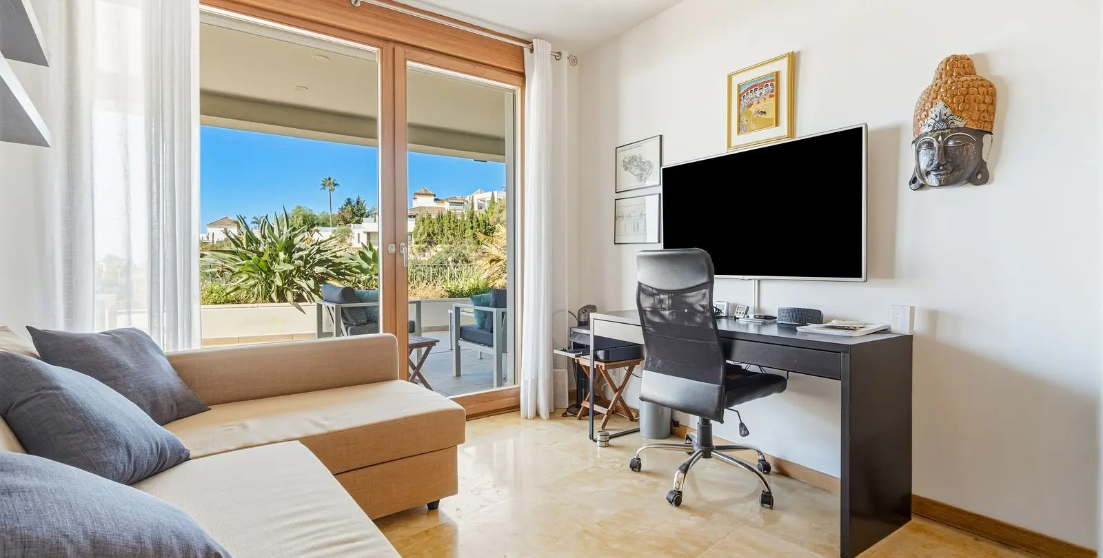 Venta de apartamento en planta baja en Altos de los Monteros 20