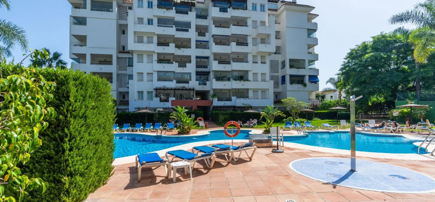Venta de apartamento en planta baja en Puerto Banús 0