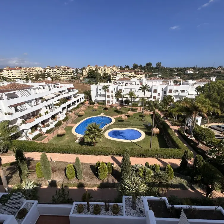 Venta de ático dúplex en Estepona