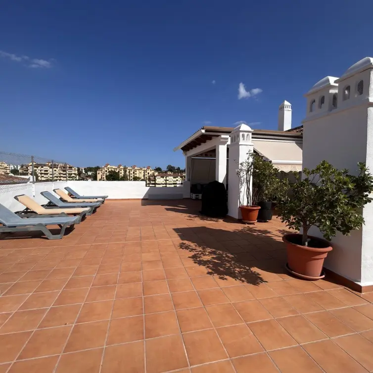 Venta de ático dúplex en Estepona