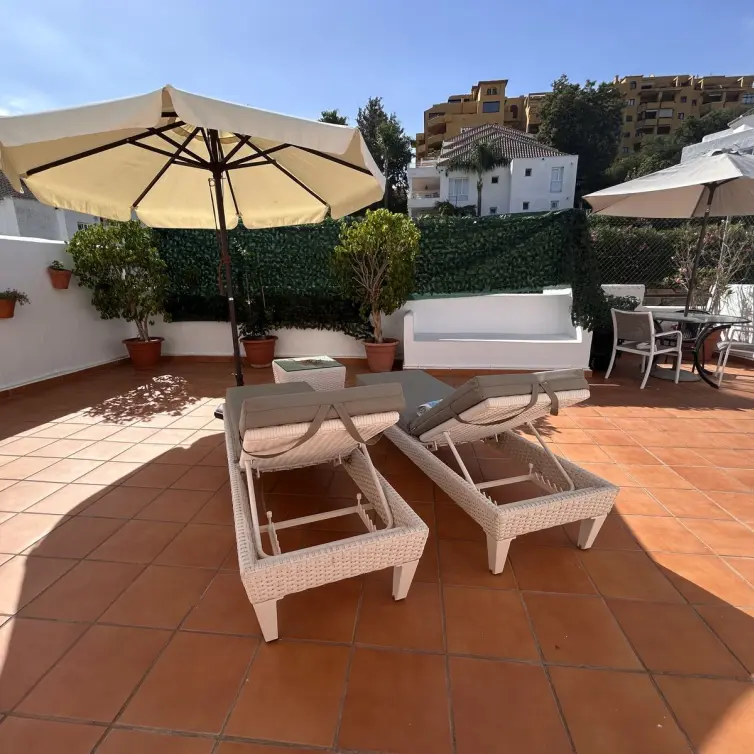 Venta de ático dúplex en Estepona