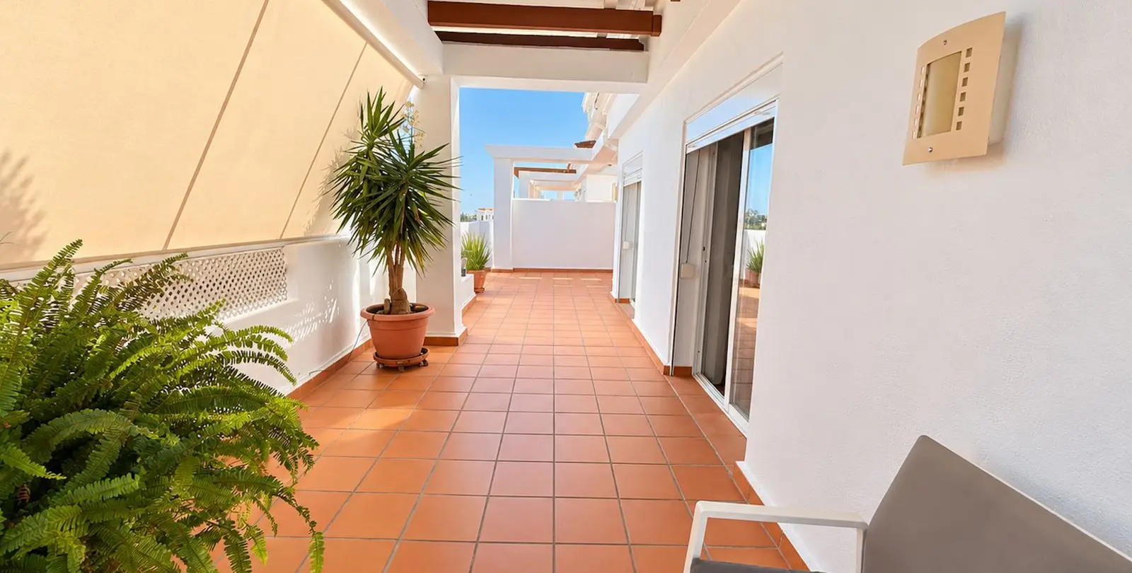Venta de ático dúplex en Estepona 8