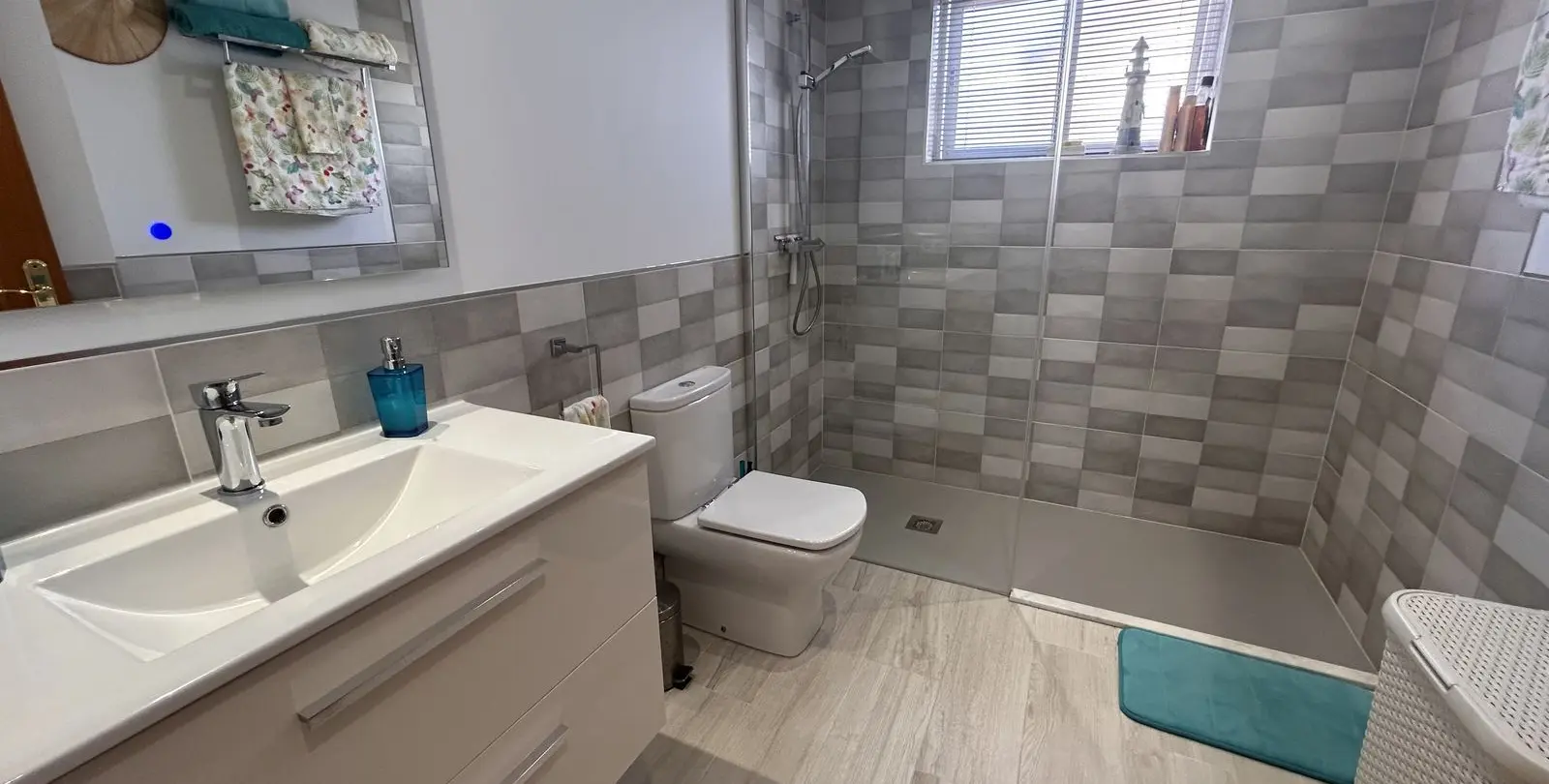 Venta de ático dúplex en Estepona 30