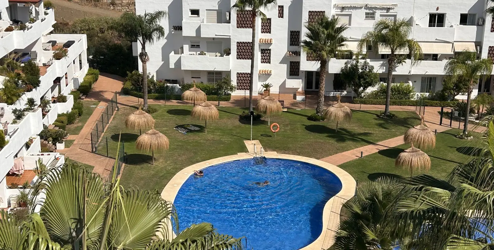 Venta de ático dúplex en Estepona 41