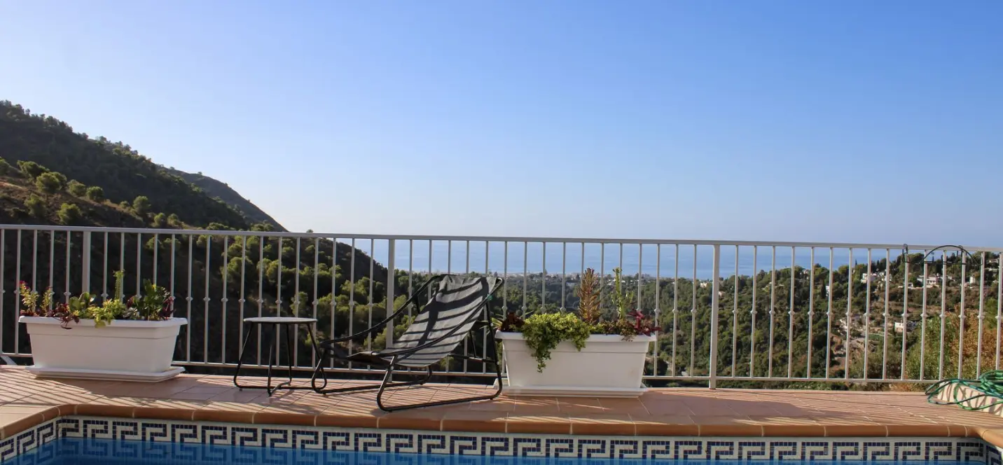 Venta de casa pareada en Frigiliana 0