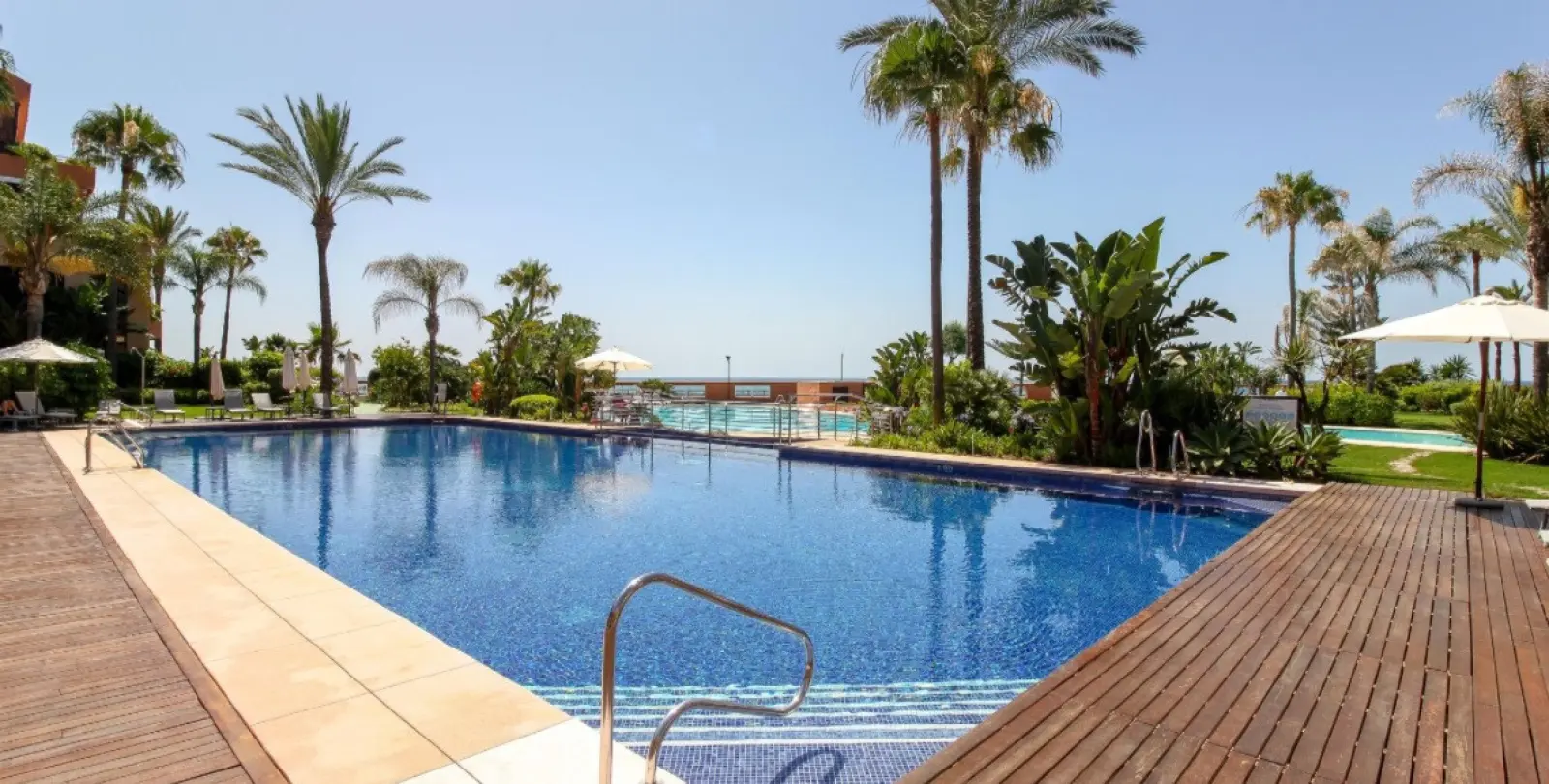 Alquiler a corto plazo de apartamento en planta media en Puerto Banús 3