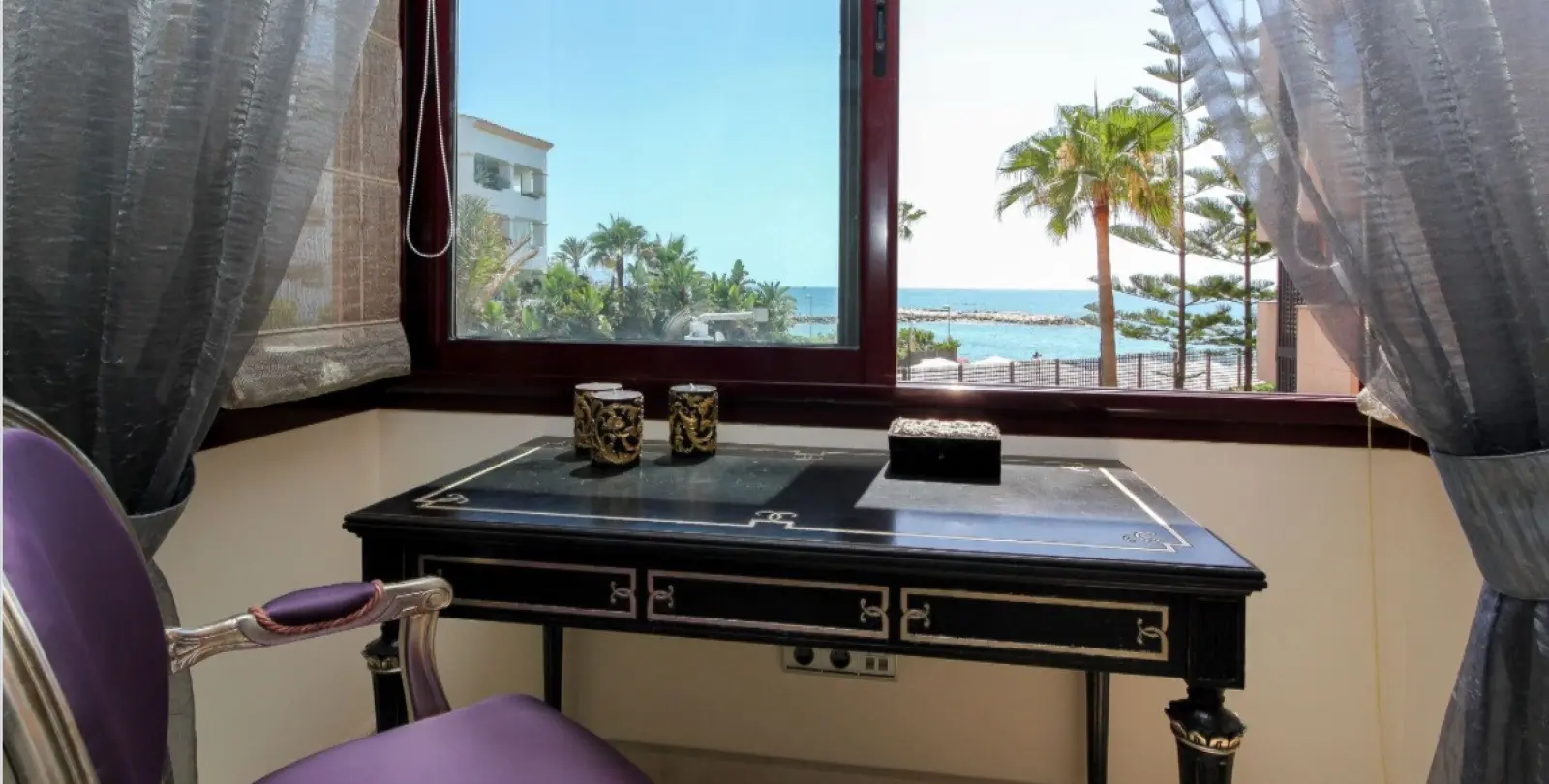 Alquiler a corto plazo de apartamento en planta media en Puerto Banús 15