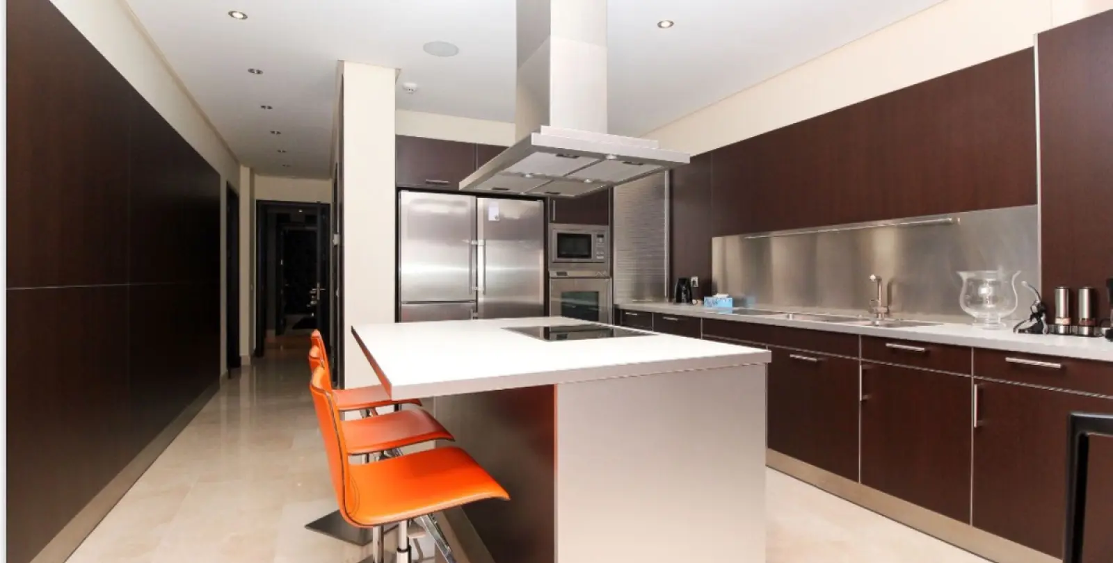 Alquiler a corto plazo de apartamento en planta media en Puerto Banús 28