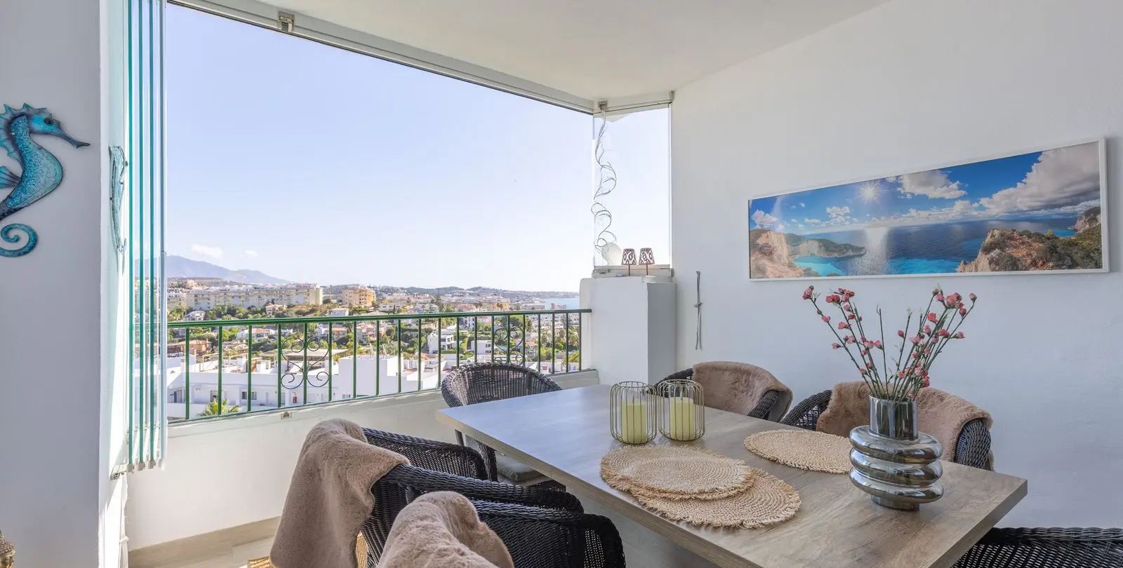 Sale of middle floor apartment in La Cala de Mijas 2
