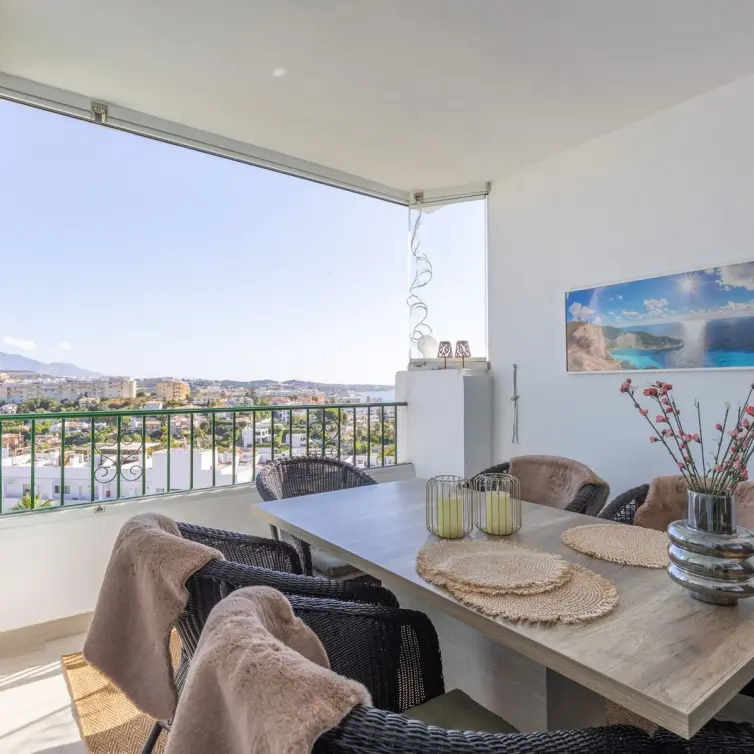 Sale of middle floor apartment in La Cala de Mijas