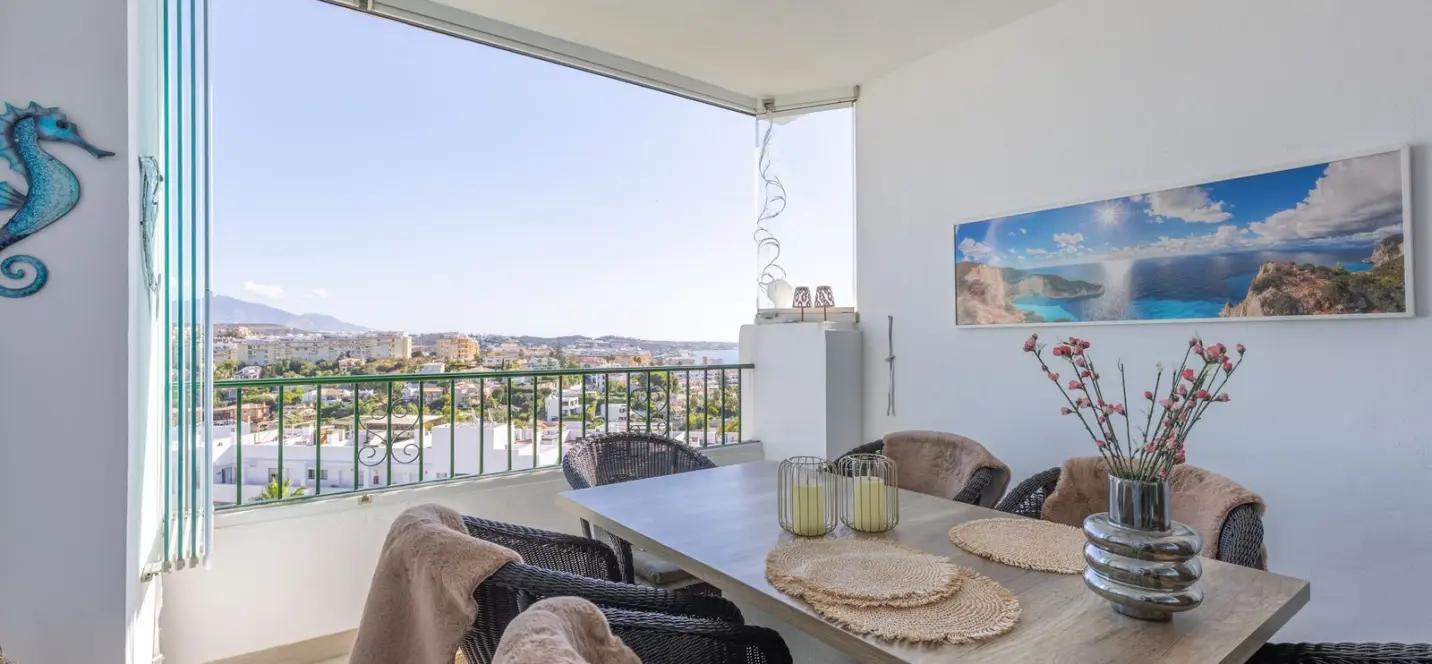Sale of middle floor apartment in La Cala de Mijas 1