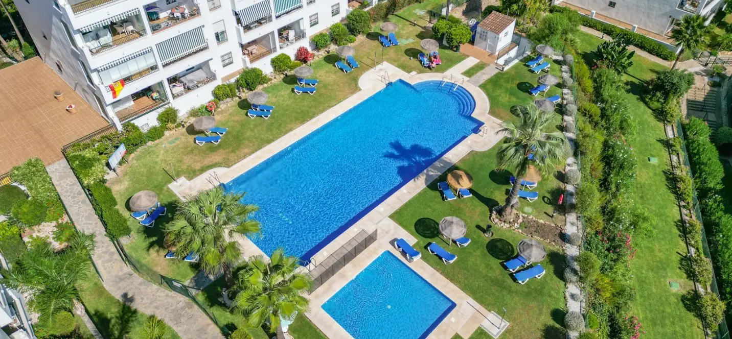 Sale of middle floor apartment in La Cala de Mijas 2