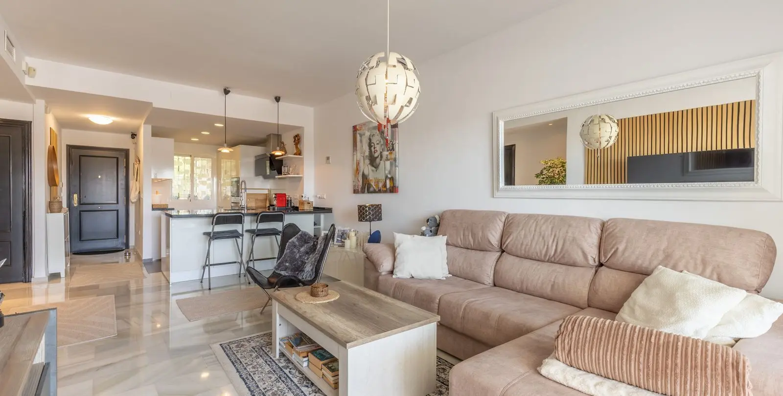 Sale of middle floor apartment in La Cala de Mijas 5