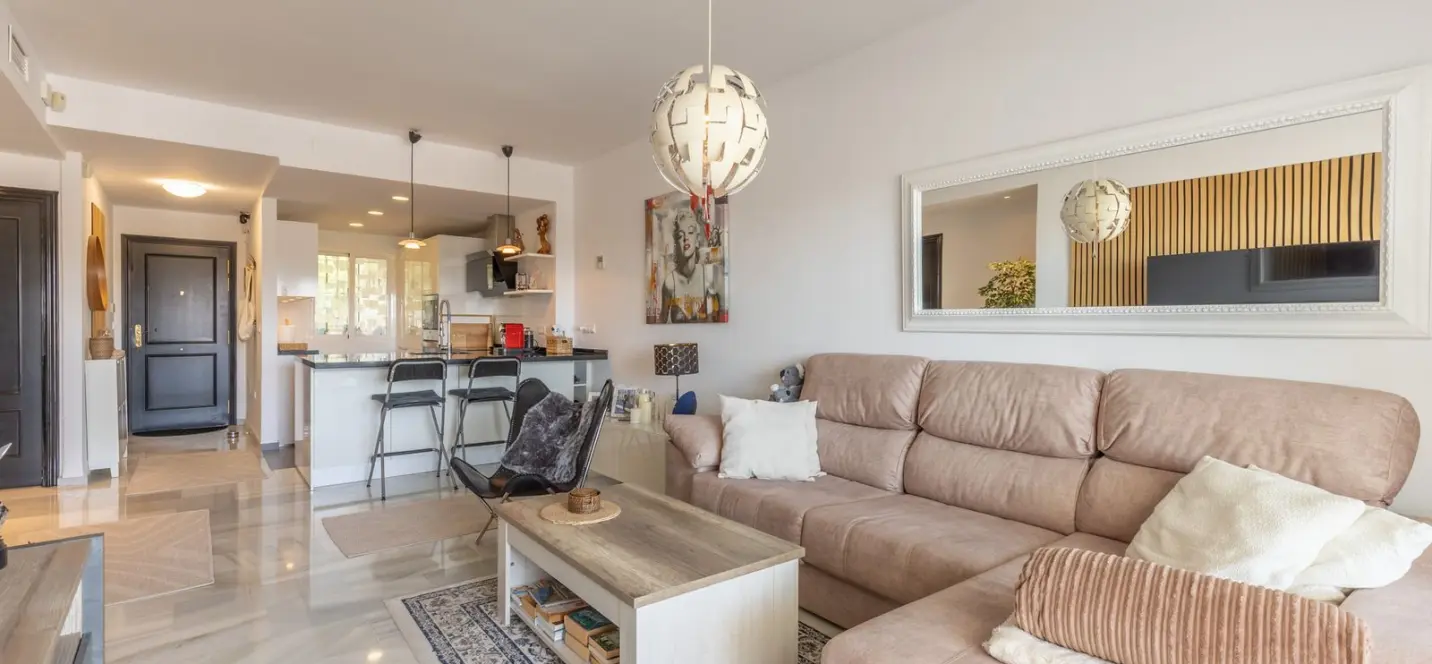 Sale of middle floor apartment in La Cala de Mijas 4