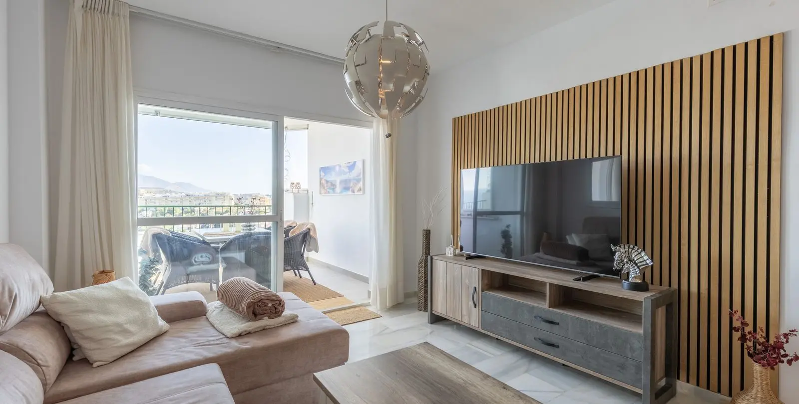Sale of middle floor apartment in La Cala de Mijas 6