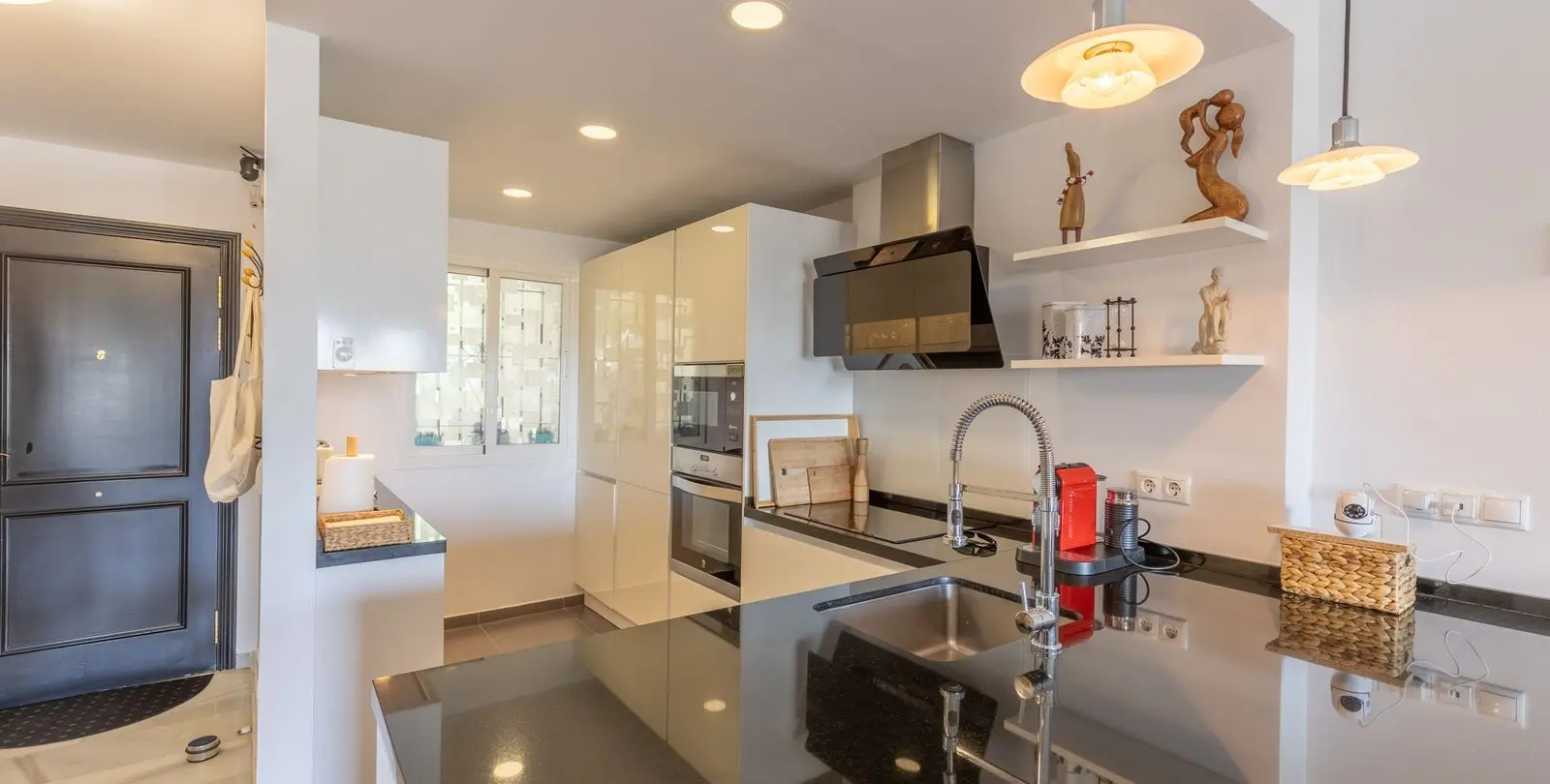 Sale of middle floor apartment in La Cala de Mijas 20