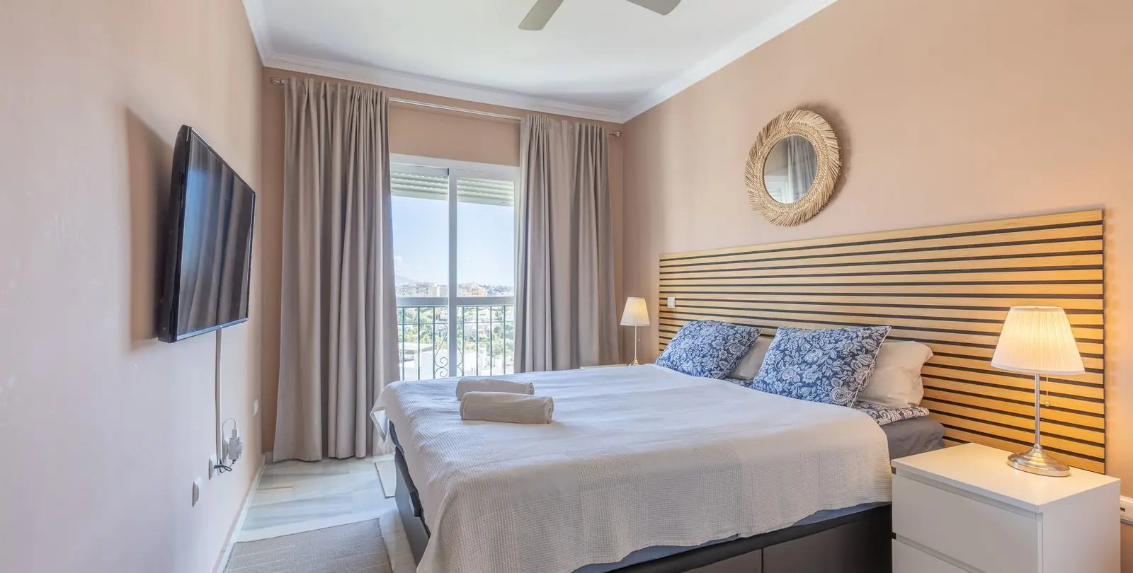 Sale of middle floor apartment in La Cala de Mijas 23