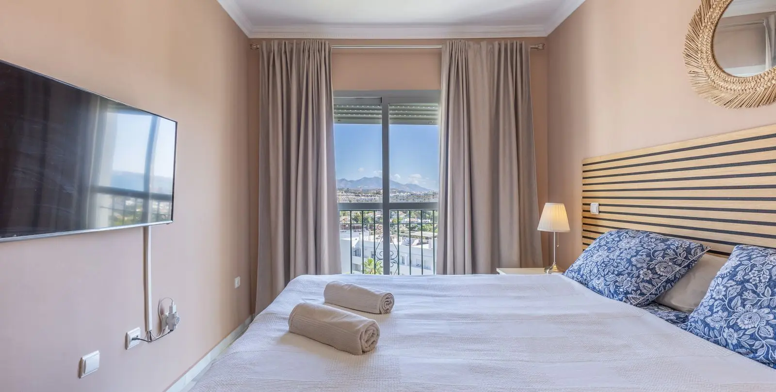 Sale of middle floor apartment in La Cala de Mijas 24