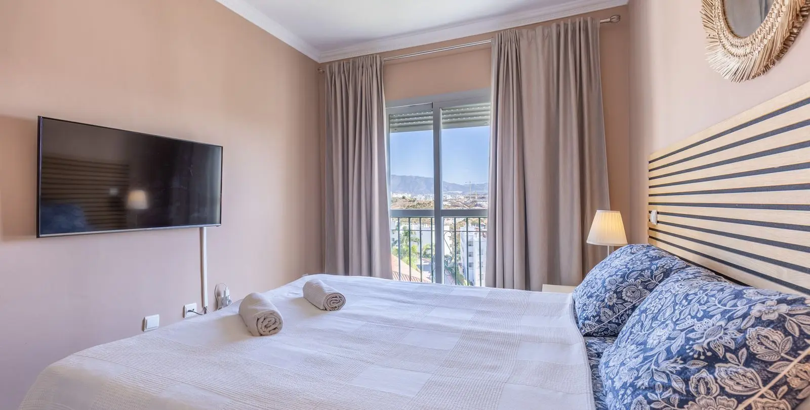 Sale of middle floor apartment in La Cala de Mijas 25