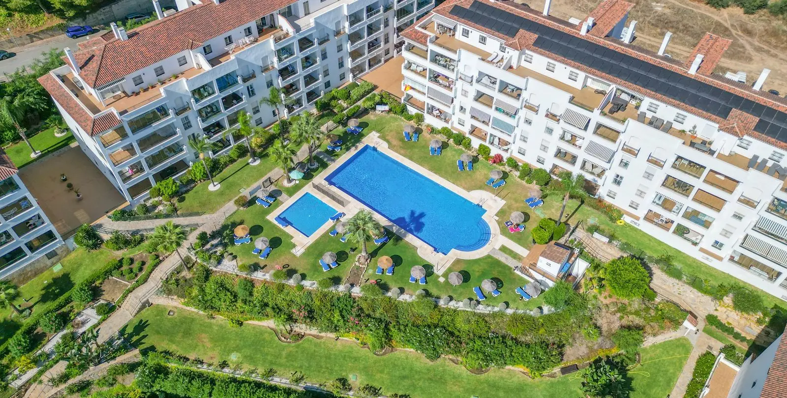 Sale of middle floor apartment in La Cala de Mijas 35