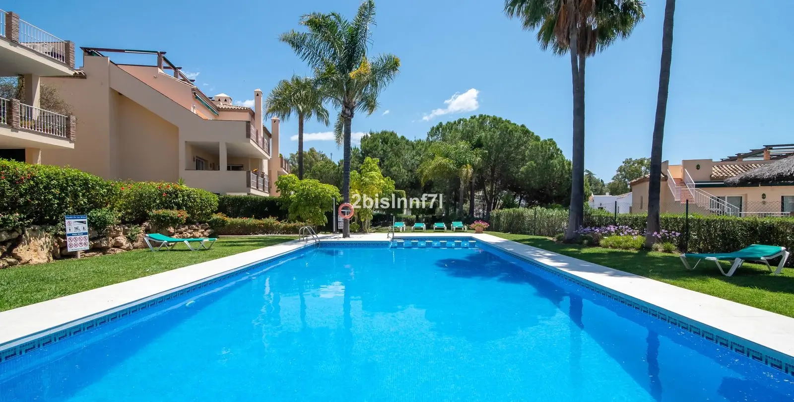 Sale of middle floor apartment in Nueva Andalucía 1