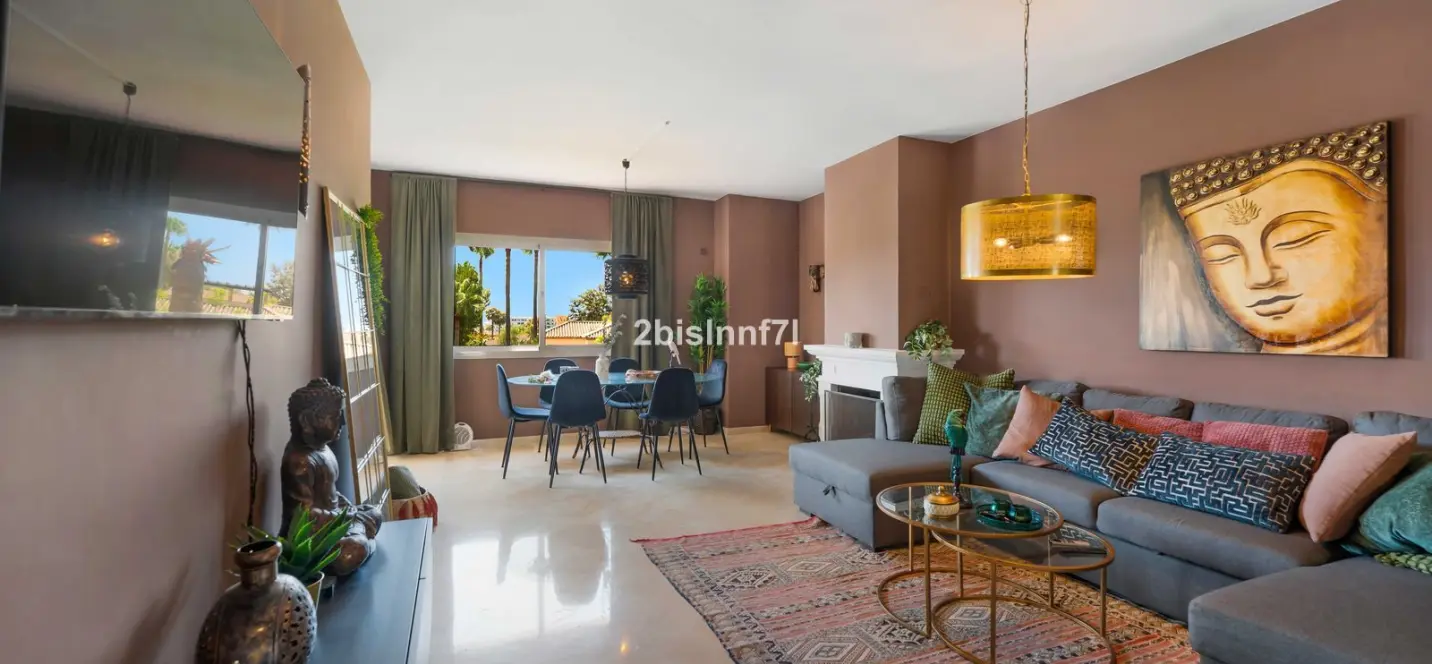 Venta de apartamento en planta media en Nueva Andalucía 1